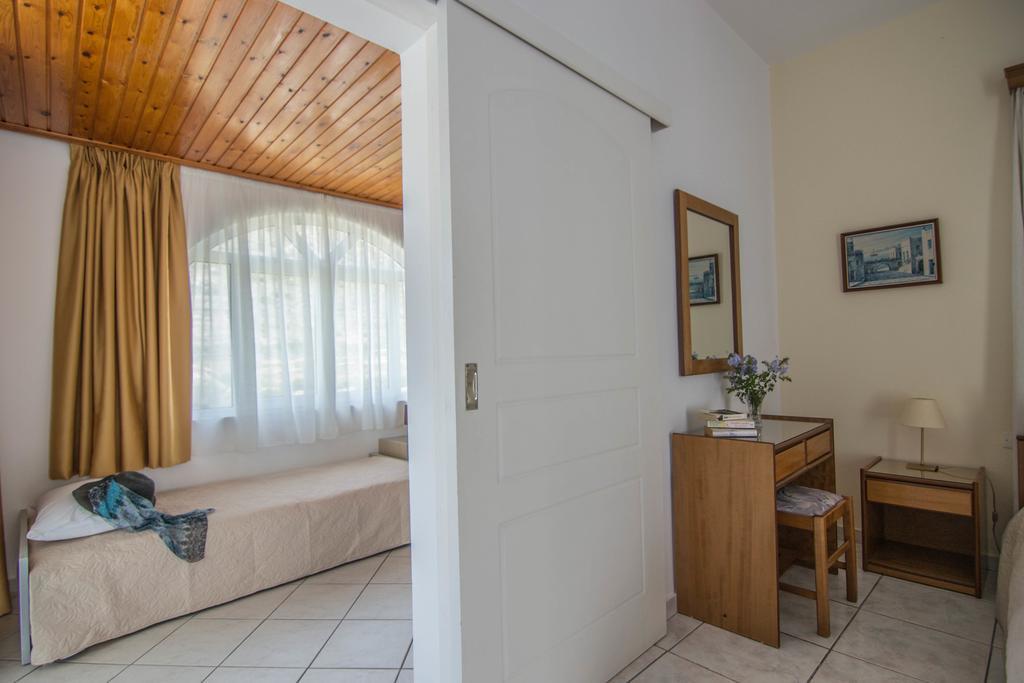Villa Anna Maria Mylopotas Eksteriør bilde